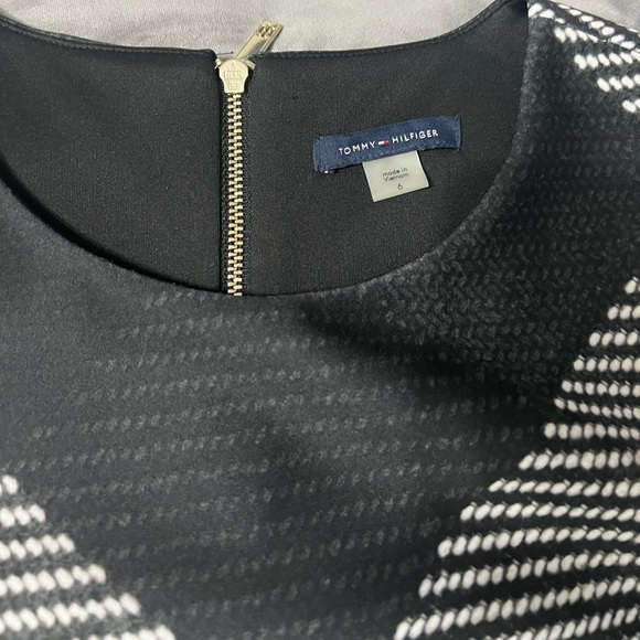 Tommy Hilfiger Sheath dress Scuba like material - Picture 4 of 7